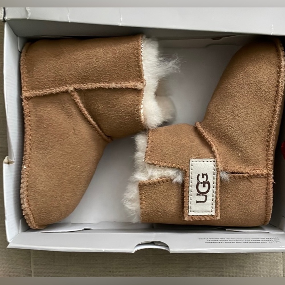 Baby Uggs chestnut
